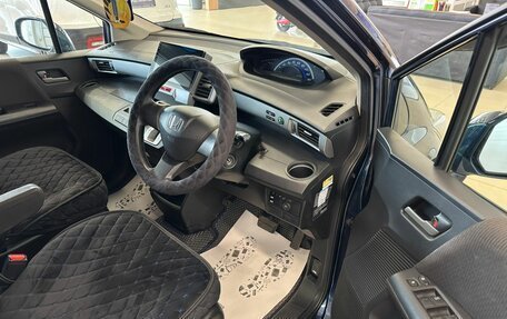 Honda Freed I, 2011 год, 999 000 рублей, 10 фотография