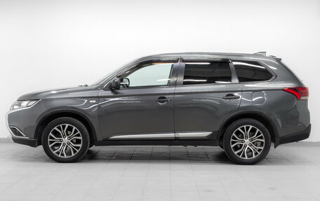 Mitsubishi Outlander III рестайлинг 3, 2018 год, 1 850 000 рублей, 8 фотография