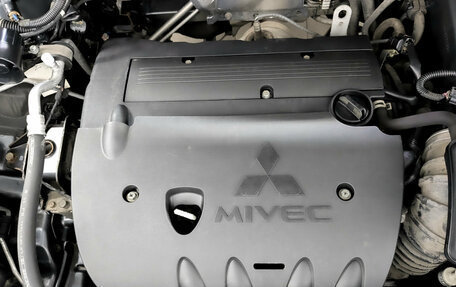 Mitsubishi Outlander III рестайлинг 3, 2018 год, 1 850 000 рублей, 9 фотография