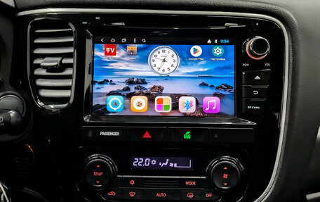 Mitsubishi Outlander III рестайлинг 3, 2018 год, 1 850 000 рублей, 15 фотография