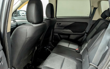 Mitsubishi Outlander III рестайлинг 3, 2018 год, 1 850 000 рублей, 12 фотография