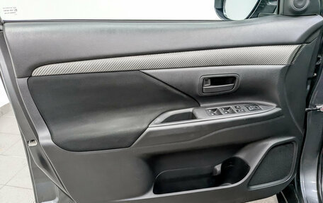 Mitsubishi Outlander III рестайлинг 3, 2018 год, 1 850 000 рублей, 19 фотография