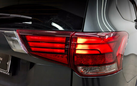 Mitsubishi Outlander III рестайлинг 3, 2018 год, 1 850 000 рублей, 25 фотография