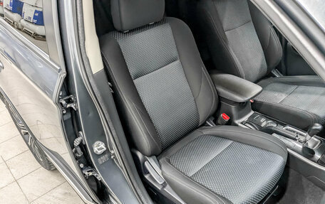 Mitsubishi Outlander III рестайлинг 3, 2018 год, 1 850 000 рублей, 22 фотография