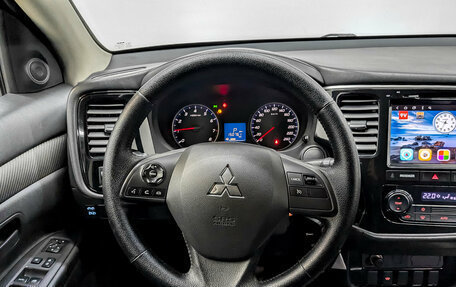 Mitsubishi Outlander III рестайлинг 3, 2018 год, 1 850 000 рублей, 21 фотография