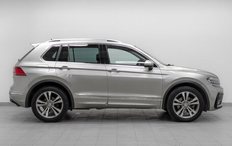 Volkswagen Tiguan II, 2018 год, 2 450 000 рублей, 4 фотография