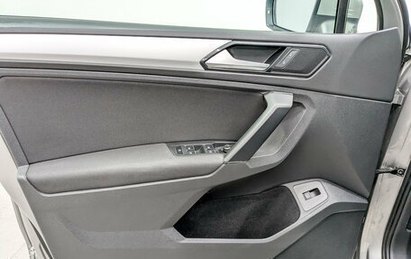 Volkswagen Tiguan II, 2018 год, 2 450 000 рублей, 19 фотография