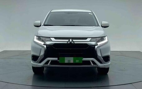Mitsubishi Outlander III рестайлинг 3, 2021 год, 1 930 000 рублей, 1 фотография