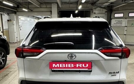 Toyota RAV4, 2023 год, 3 700 000 рублей, 10 фотография