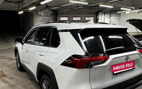 Toyota RAV4, 2023 год, 3 700 000 рублей, 8 фотография
