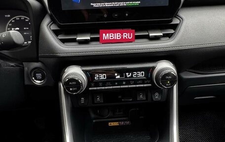 Toyota RAV4, 2023 год, 3 700 000 рублей, 9 фотография