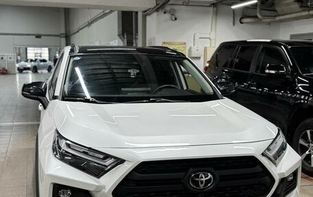 Toyota RAV4, 2023 год, 3 700 000 рублей, 6 фотография