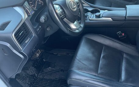 Lexus RX IV рестайлинг, 2016 год, 3 000 000 рублей, 9 фотография