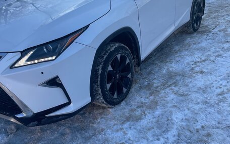 Lexus RX IV рестайлинг, 2016 год, 3 000 000 рублей, 15 фотография