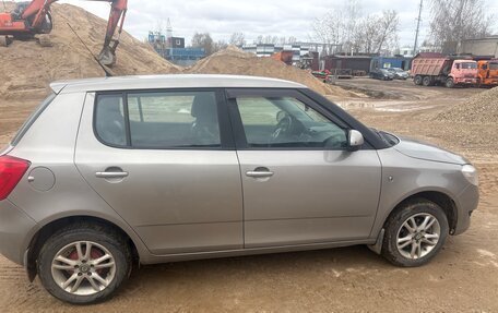 Skoda Fabia II, 2010 год, 380 000 рублей, 2 фотография