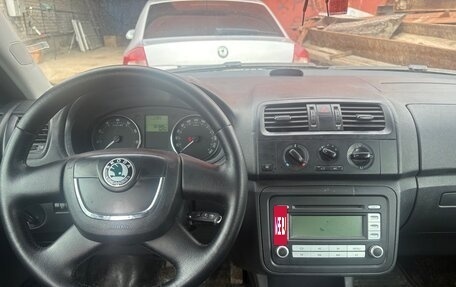 Skoda Fabia II, 2010 год, 380 000 рублей, 18 фотография