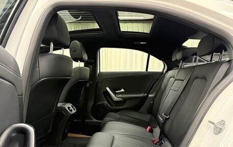 Mercedes-Benz A-Класс, 2023 год, 1 870 000 рублей, 14 фотография