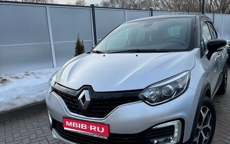 Renault Kaptur I рестайлинг, 2017 год, 1 250 000 рублей, 1 фотография