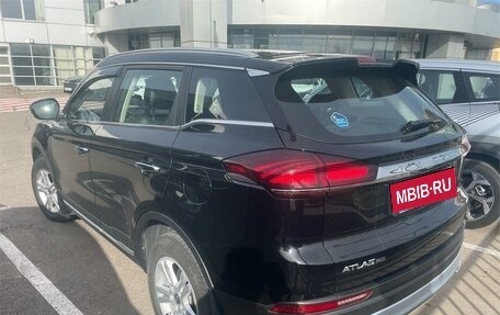 Geely Atlas, 2022 год, 1 799 000 рублей, 2 фотография