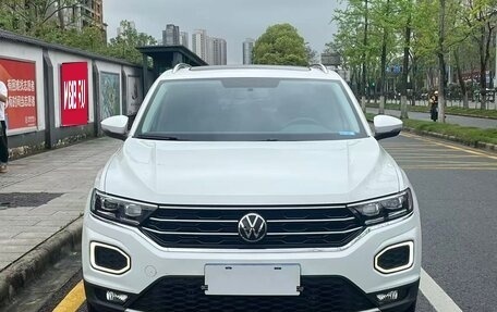 Volkswagen T-Roc I, 2022 год, 1 635 000 рублей, 1 фотография