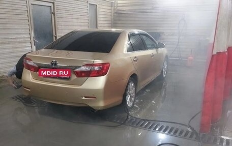 Toyota Camry, 2012 год, 1 700 000 рублей, 2 фотография