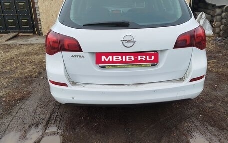 Opel Astra J, 2012 год, 980 000 рублей, 3 фотография