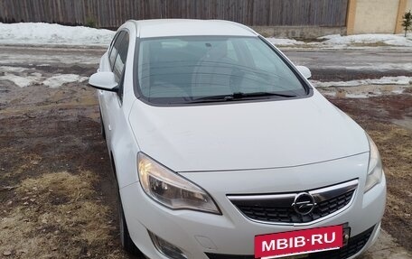 Opel Astra J, 2012 год, 980 000 рублей, 2 фотография