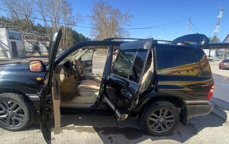 Toyota Land Cruiser 100 рестайлинг 2, 2004 год, 2 950 000 рублей, 2 фотография