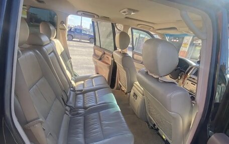 Toyota Land Cruiser 100 рестайлинг 2, 2004 год, 2 950 000 рублей, 4 фотография