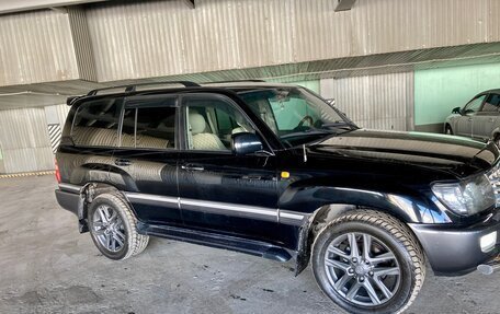 Toyota Land Cruiser 100 рестайлинг 2, 2004 год, 2 950 000 рублей, 7 фотография