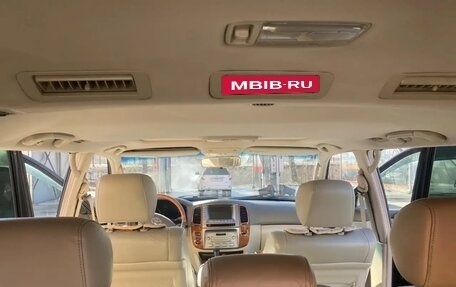 Toyota Land Cruiser 100 рестайлинг 2, 2004 год, 2 950 000 рублей, 5 фотография