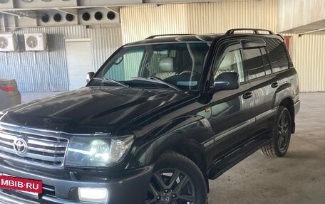 Toyota Land Cruiser 100 рестайлинг 2, 2004 год, 2 950 000 рублей, 6 фотография