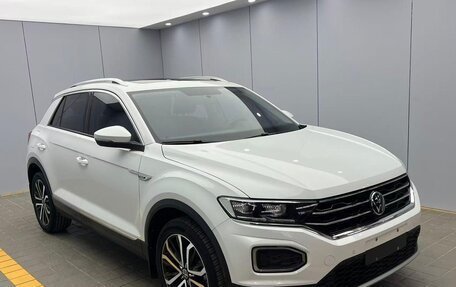 Volkswagen T-Roc I, 2021 год, 1 675 000 рублей, 2 фотография