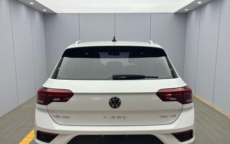 Volkswagen T-Roc I, 2021 год, 1 675 000 рублей, 3 фотография