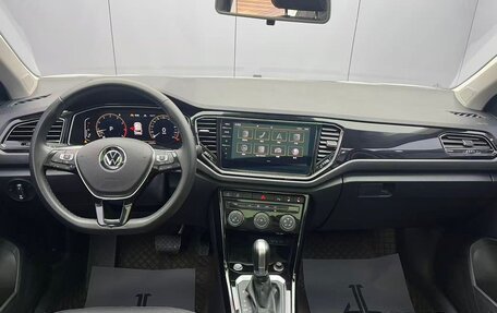 Volkswagen T-Roc I, 2021 год, 1 675 000 рублей, 7 фотография