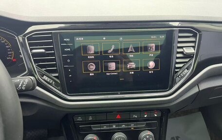 Volkswagen T-Roc I, 2021 год, 1 675 000 рублей, 11 фотография