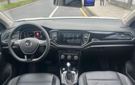 Volkswagen T-Roc I, 2022 год, 1 635 000 рублей, 5 фотография