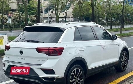 Volkswagen T-Roc I, 2022 год, 1 635 000 рублей, 8 фотография