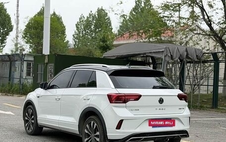 Volkswagen T-Roc I, 2022 год, 1 980 000 рублей, 4 фотография