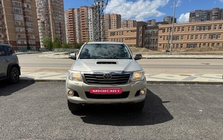 Toyota Hilux VII, 2013 год, 3 000 000 рублей, 2 фотография