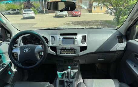 Toyota Hilux VII, 2013 год, 3 000 000 рублей, 14 фотография