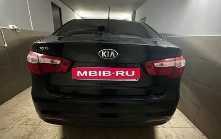 KIA Rio III рестайлинг, 2013 год, 750 000 рублей, 23 фотография