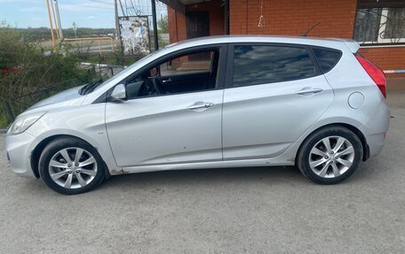 Hyundai Solaris II рестайлинг, 2012 год, 600 000 рублей, 2 фотография