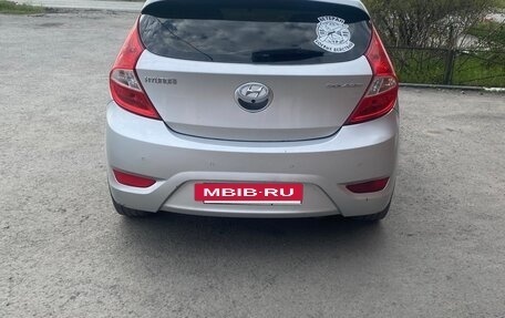 Hyundai Solaris II рестайлинг, 2012 год, 600 000 рублей, 3 фотография