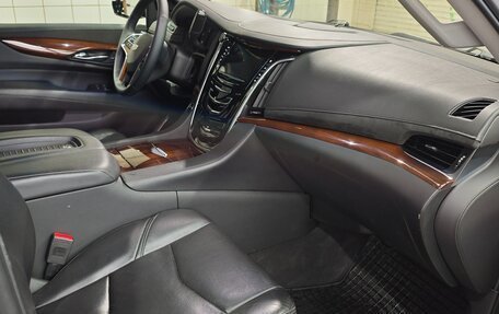 Cadillac Escalade IV, 2019 год, 3 980 000 рублей, 13 фотография