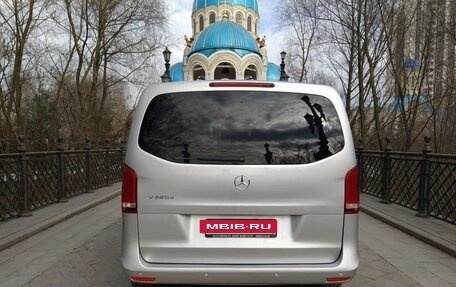 Mercedes-Benz V-Класс, 2016 год, 4 100 000 рублей, 3 фотография
