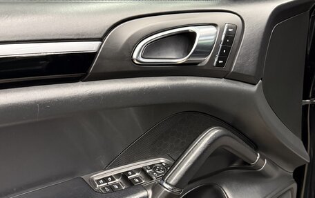 Porsche Cayenne III, 2011 год, 2 190 000 рублей, 15 фотография