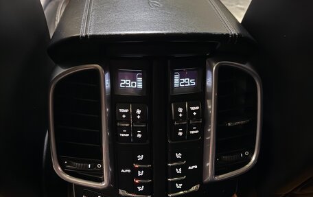 Porsche Cayenne III, 2011 год, 2 190 000 рублей, 14 фотография