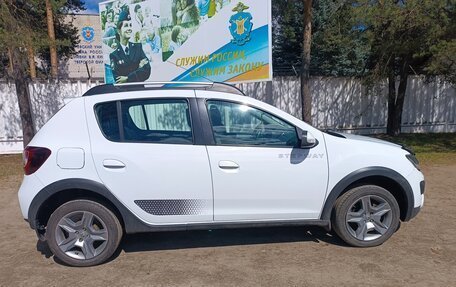 Renault Sandero II рестайлинг, 2017 год, 1 100 000 рублей, 2 фотография