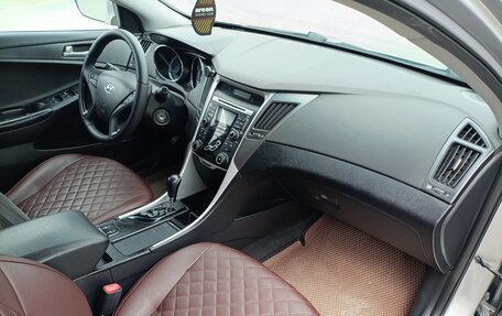 Hyundai Sonata VI, 2010 год, 1 040 000 рублей, 10 фотография